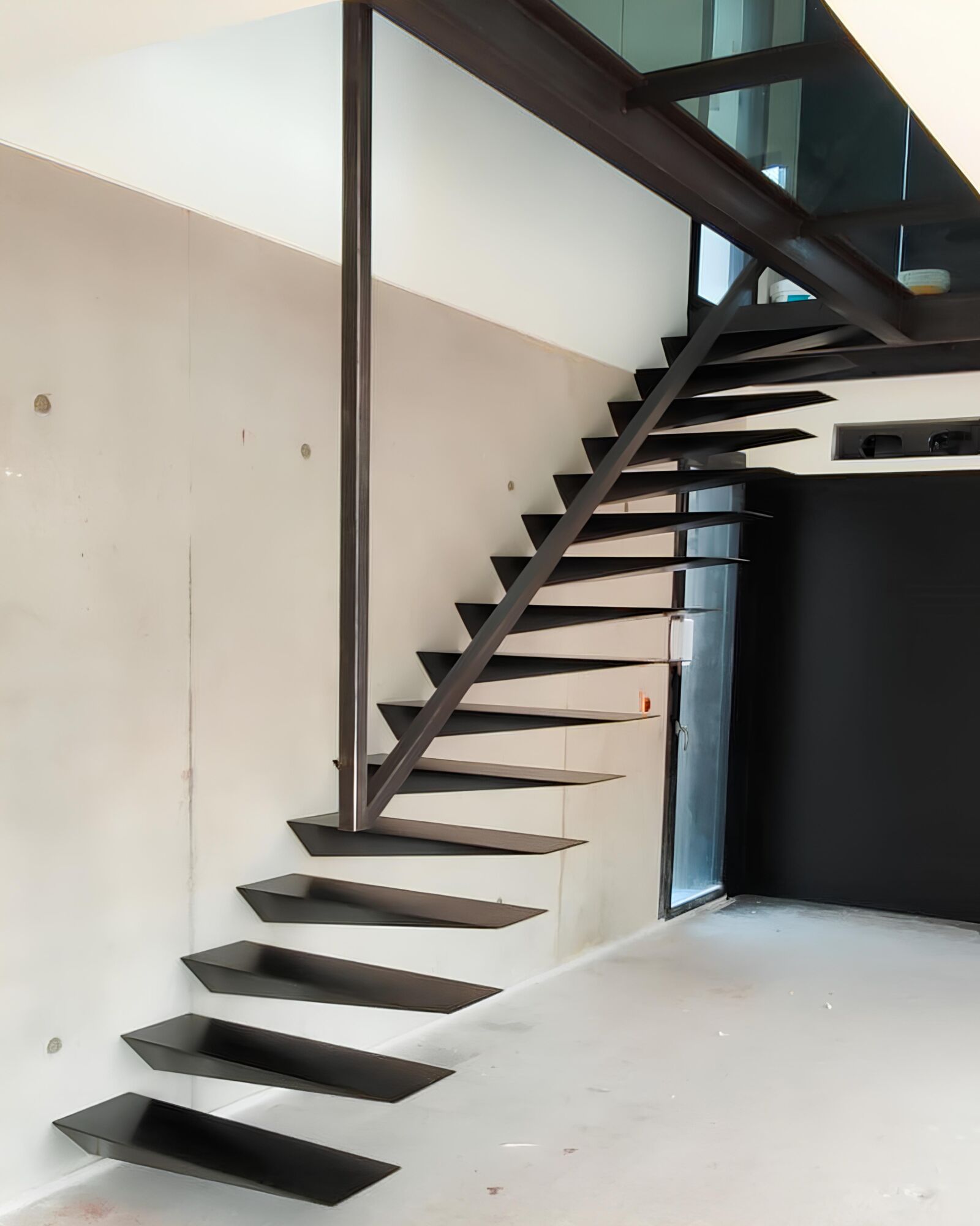 ESCALIER METAL SUSPENDU | Bettinger Metallerie Pourquoi choisir la métallerie Bettinger pour les ouvrages métalliques de votre habitat ? Guebwiller 0