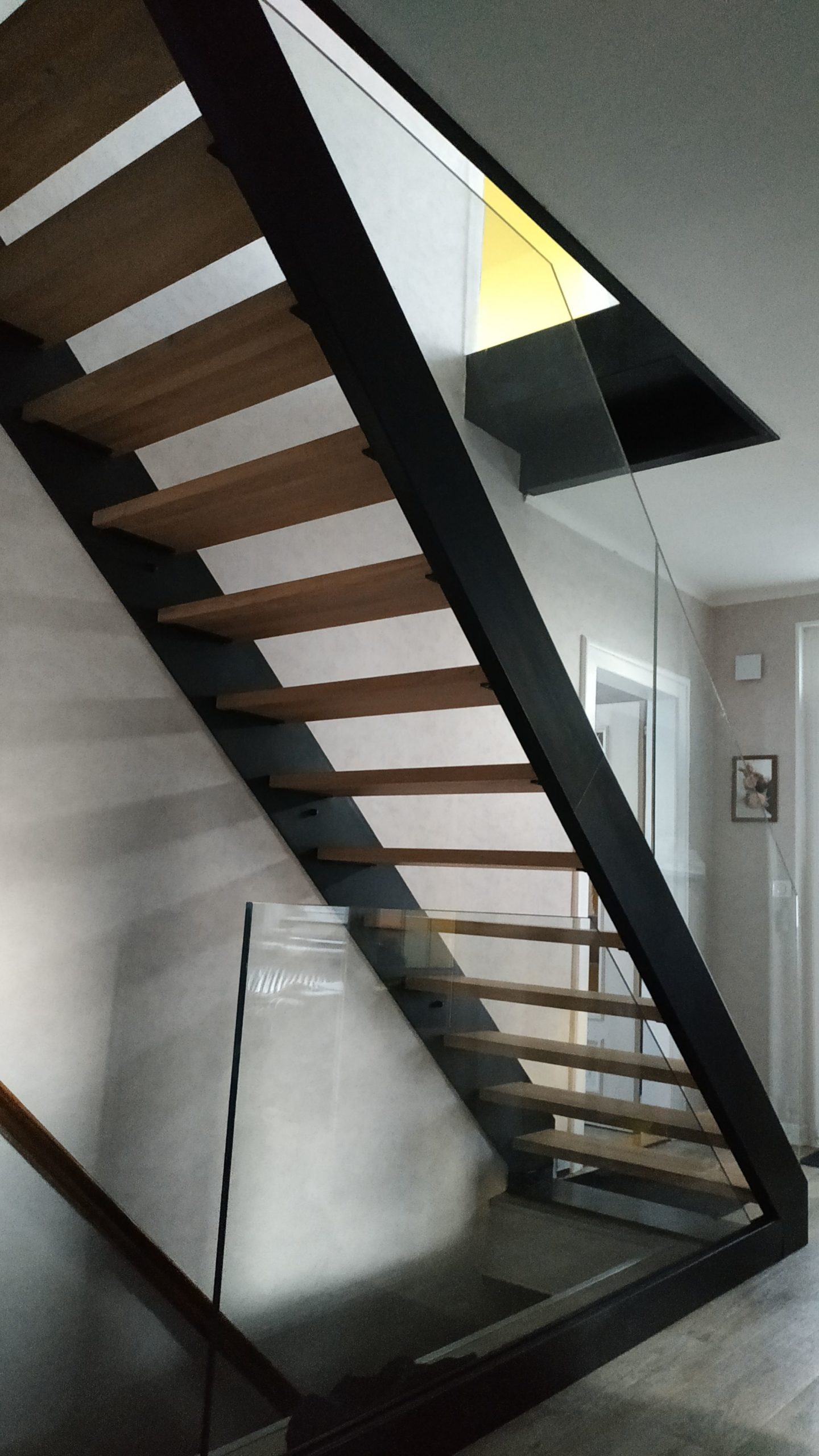 ESCALIER LL 2 SCALED | Bettinger Metallerie AVANT – APRÈS : Escalier intérieur métal et verre Wintzenheim 3